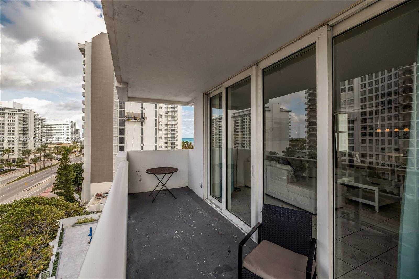 Small Image of 5601 COLLINS AVE #825, Miami Beach Number 29