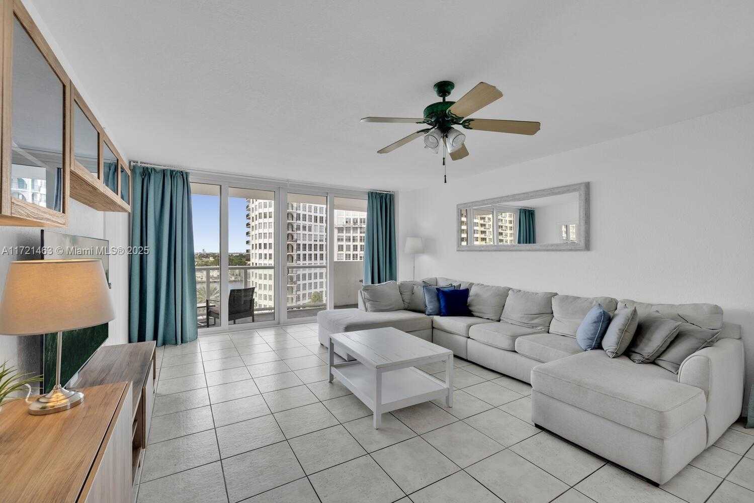 Small Image of 5601 COLLINS AVE #825, Miami Beach Number 3