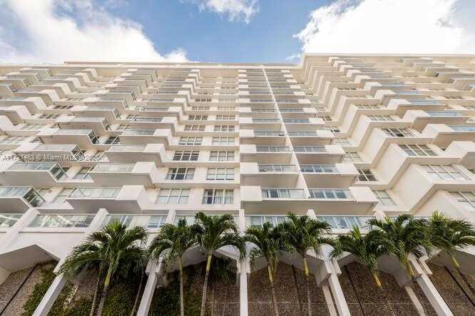 Small Image of 5601 COLLINS AVE #825, Miami Beach Number 35