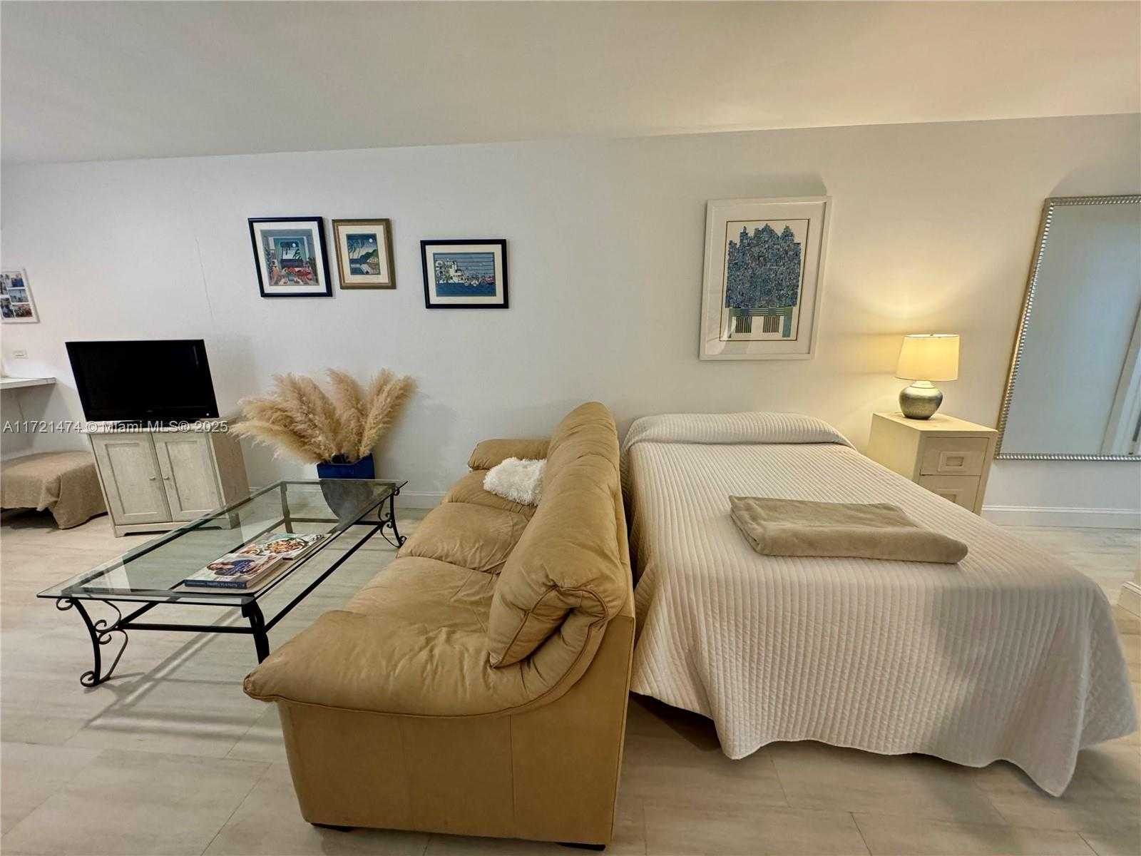 Small Image of 6580 SANTONA ST #A38, Coral Gables Number 15