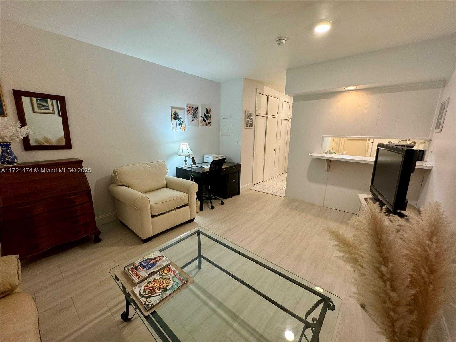 Small Image of 6580 SANTONA ST #A38, Coral Gables Number 16