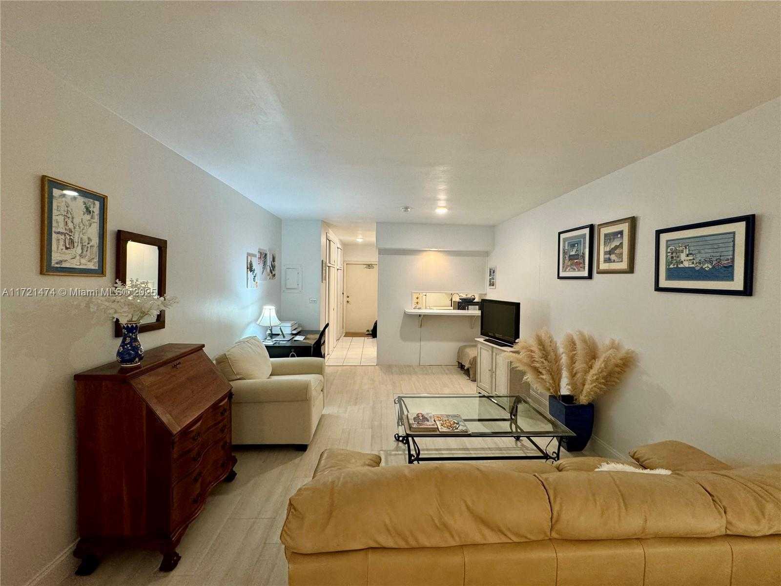 Small Image of 6580 SANTONA ST #A38, Coral Gables Number 17