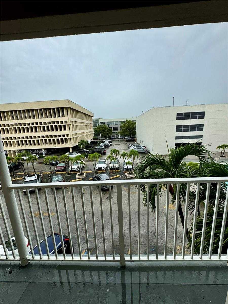 Small Image of 6580 SANTONA ST #A38, Coral Gables Number 20