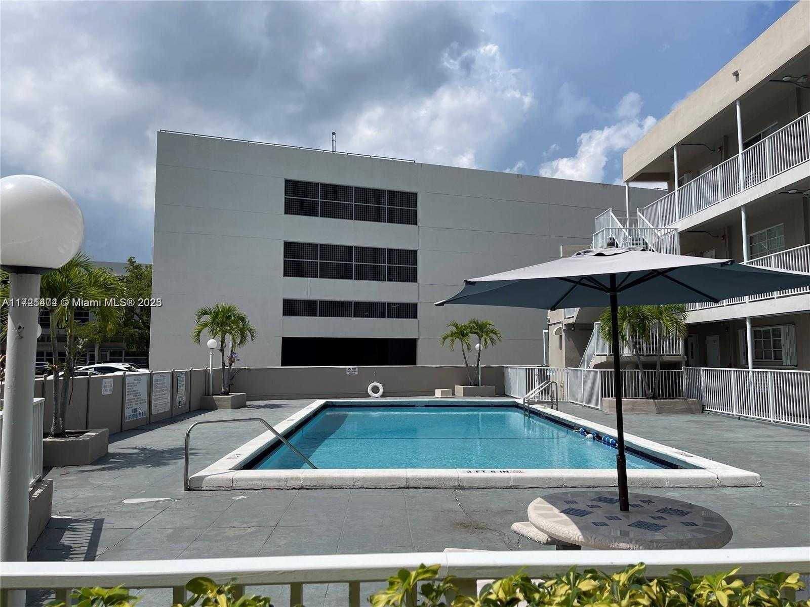 Small Image of 6580 SANTONA ST #A38, Coral Gables Number 22