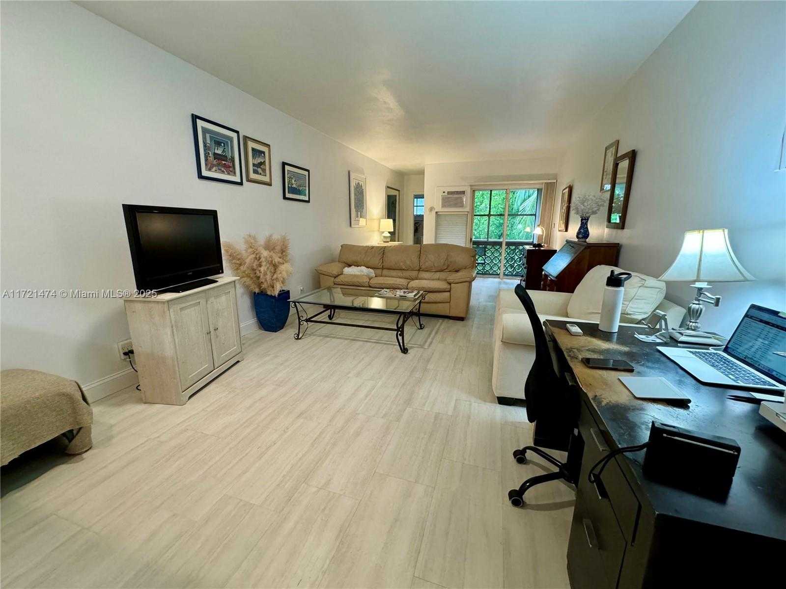 Small Image of 6580 SANTONA ST #A38, Coral Gables Number 7