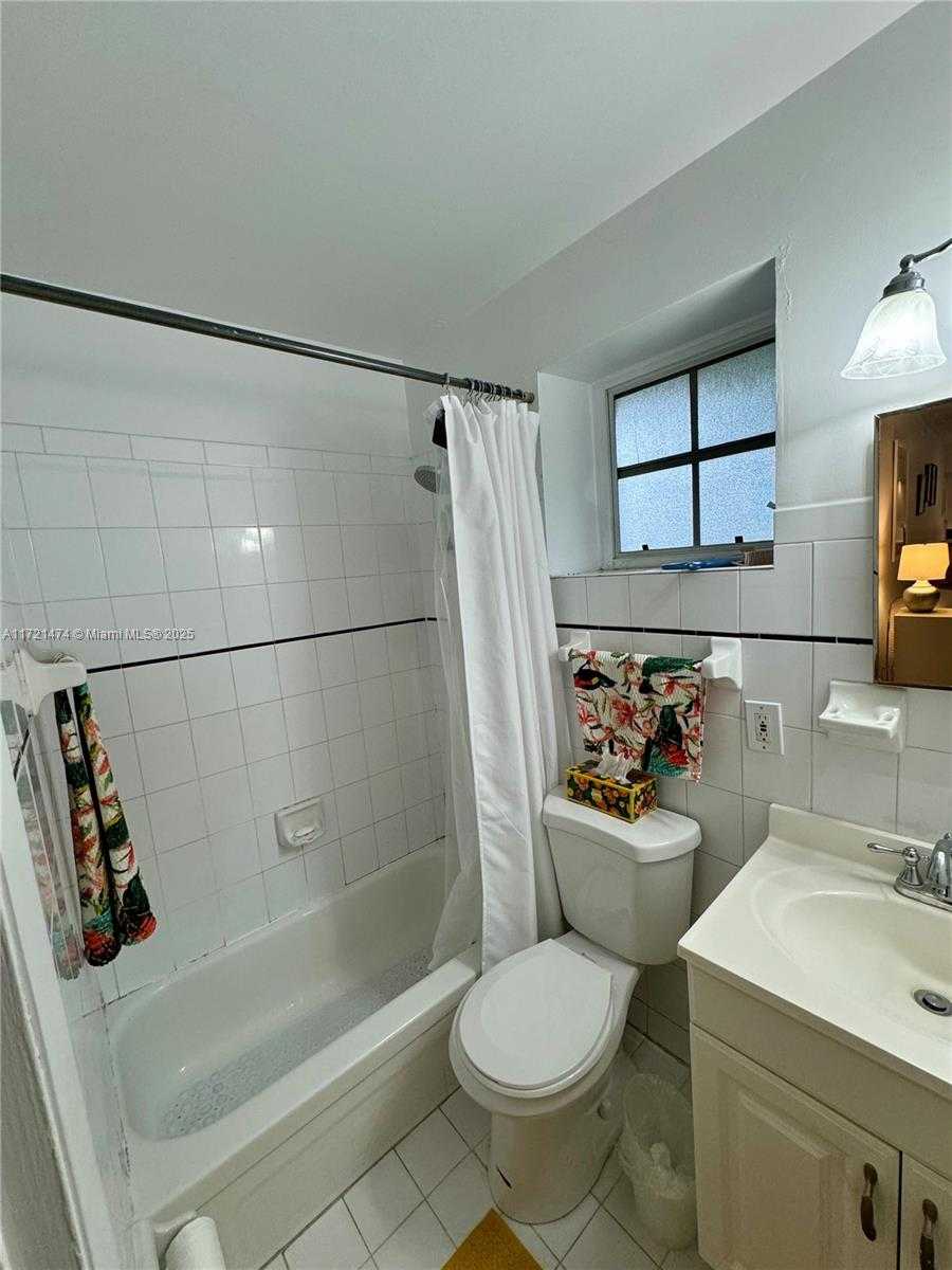 Small Image of 6580 SANTONA ST #A38, Coral Gables Number 9