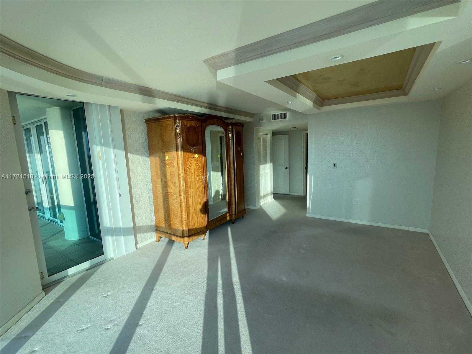 Small Image of 5025 COLLINS AVENUE #601, Miami Beach Number 11