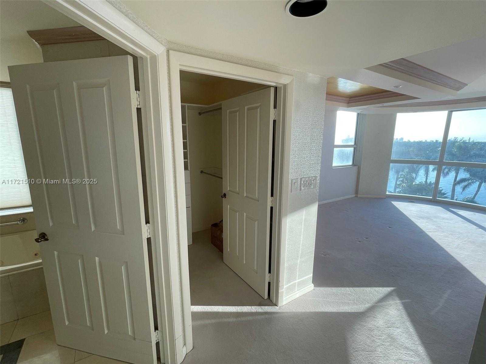 Small Image of 5025 COLLINS AVENUE #601, Miami Beach Number 12