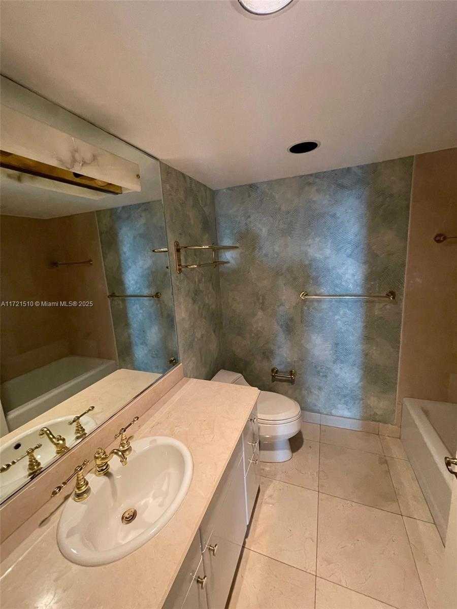 Small Image of 5025 COLLINS AVENUE #601, Miami Beach Number 20
