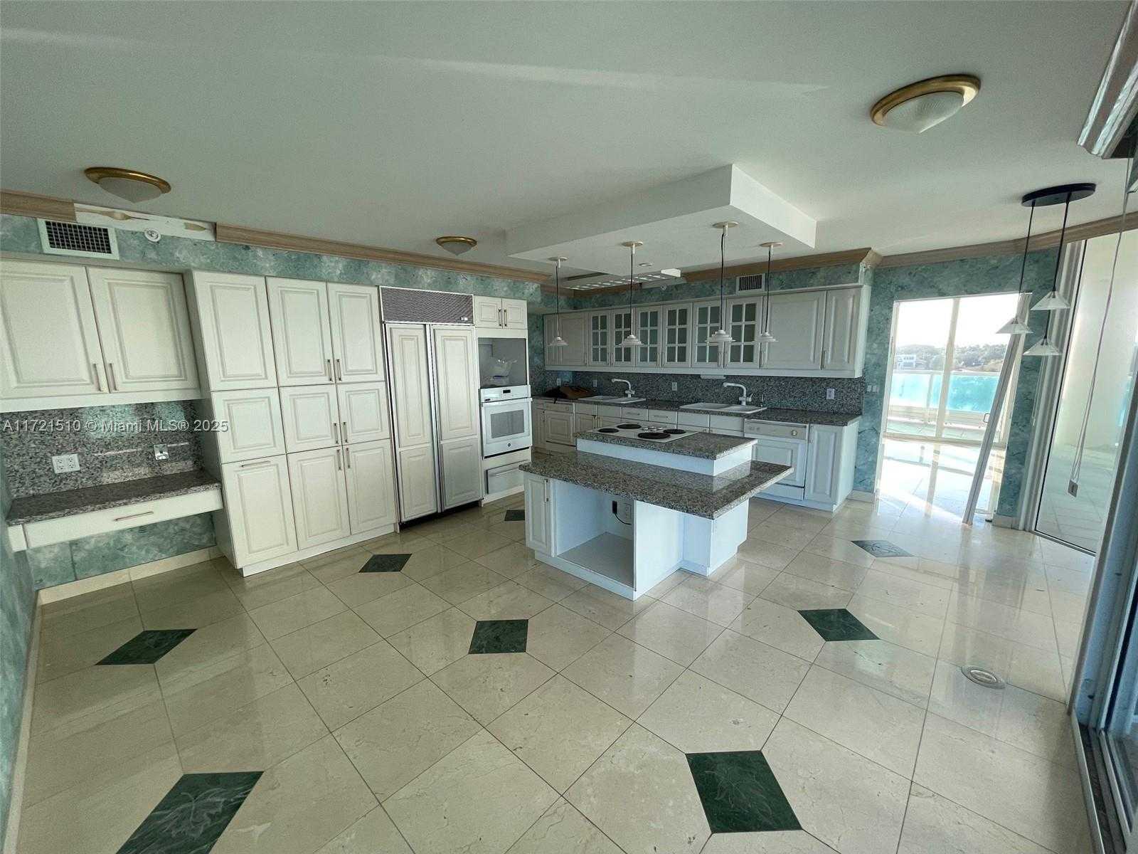 Small Image of 5025 COLLINS AVENUE #601, Miami Beach Number 7