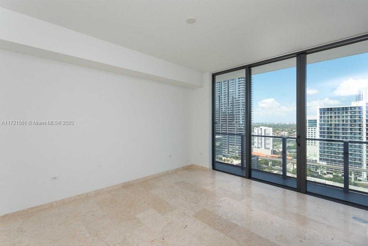 Small Image of 68 SE 6th St, Miami, FL 33131, USA Number 10