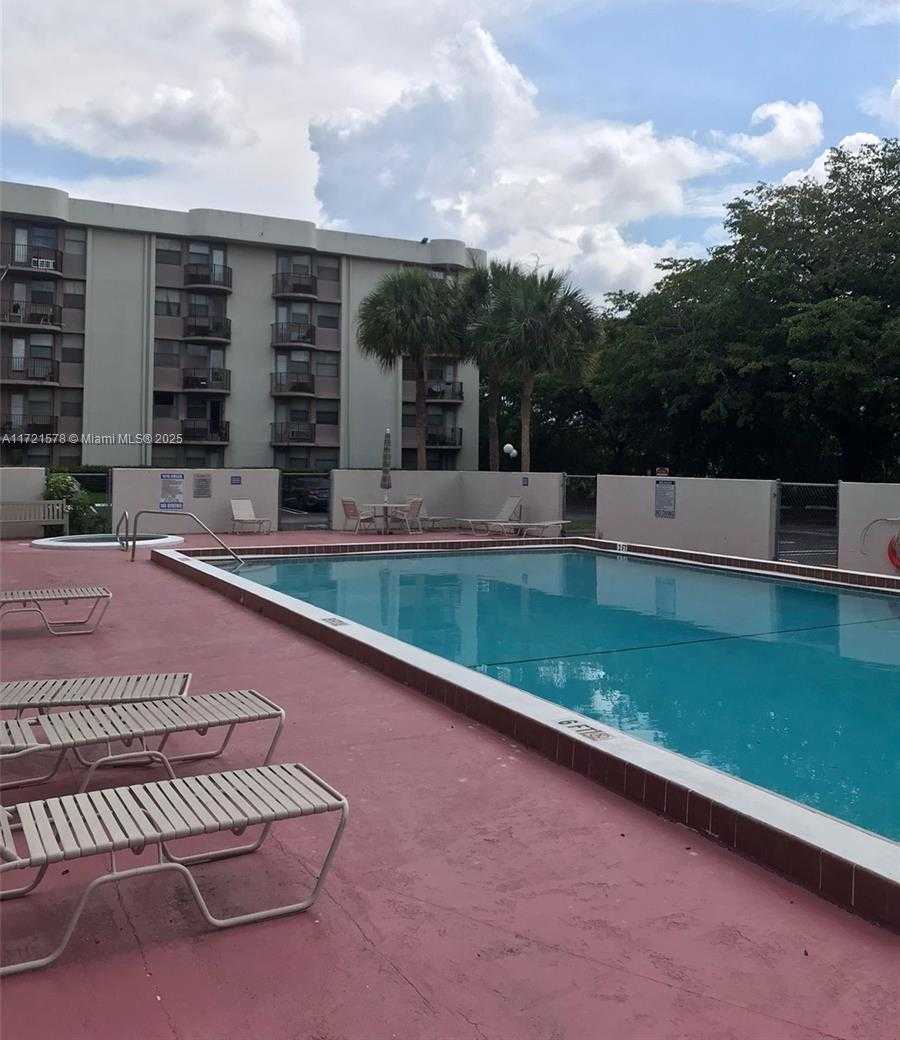 Small Image of 2701 RIVERSIDE DR #515-B, Coral Springs Number 2