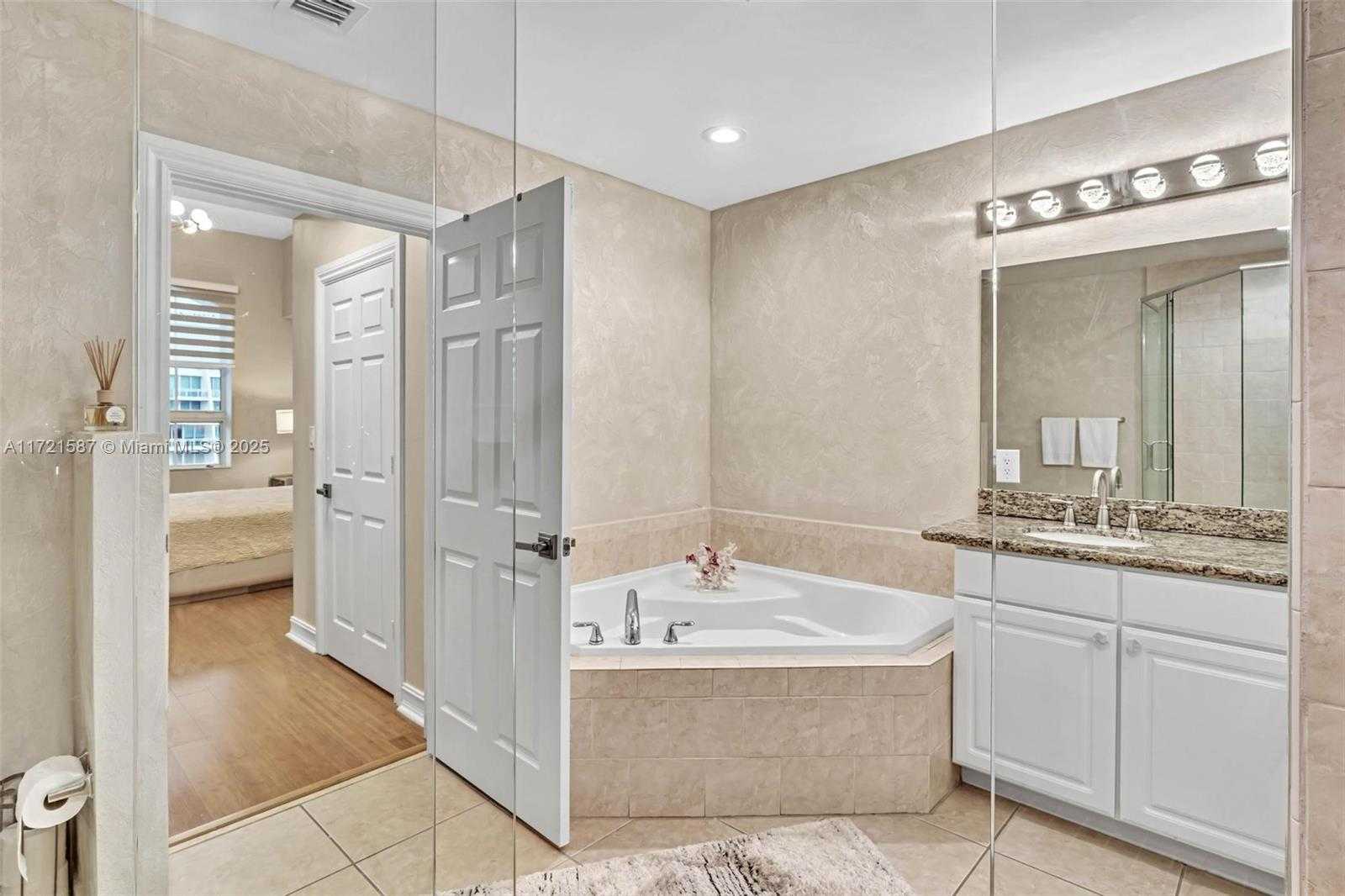 Small Image of 3001 NORTH EAST 185TH ST #713, Aventura Number 15