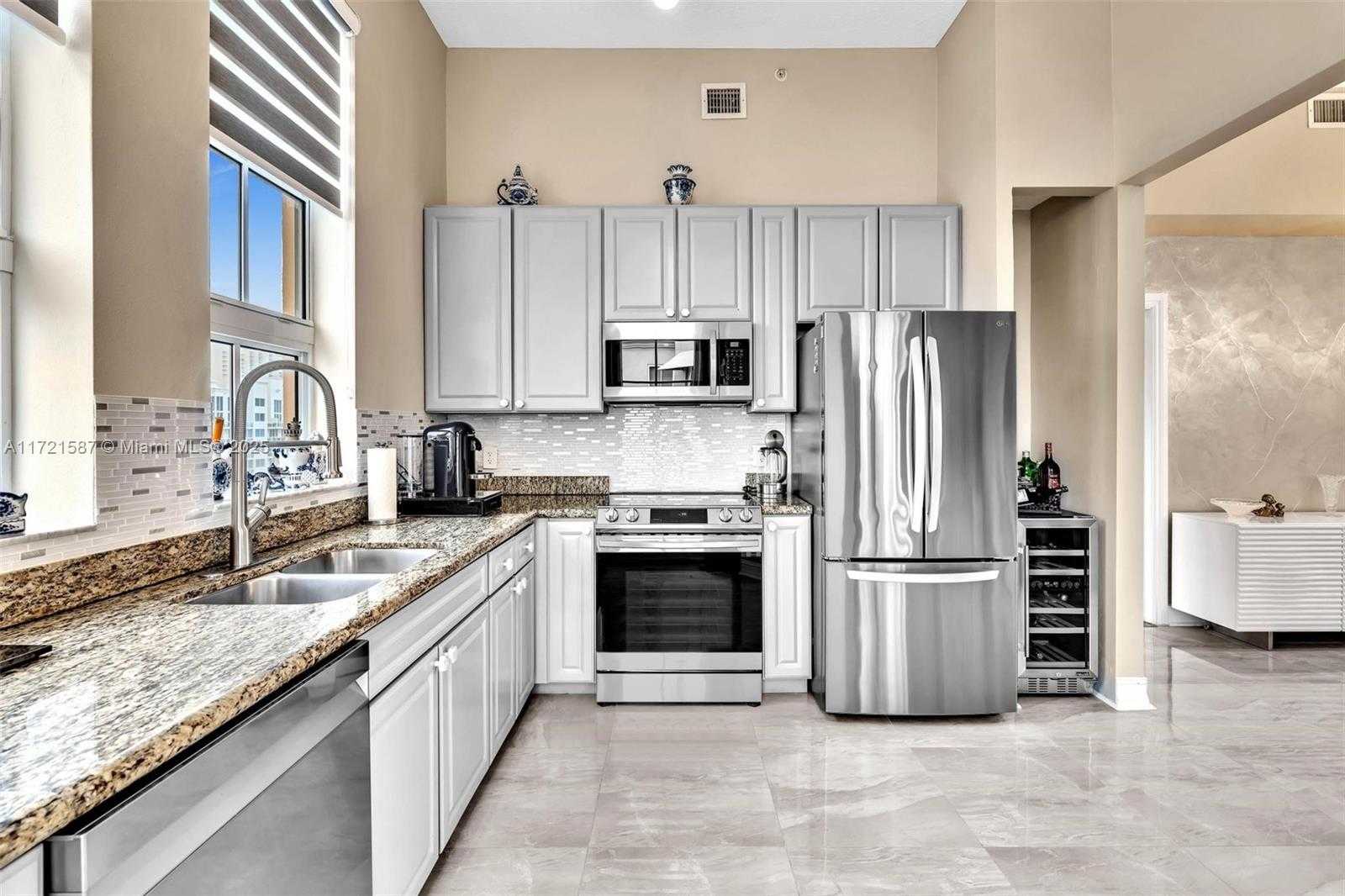 Small Image of 3001 NORTH EAST 185TH ST #713, Aventura Number 7