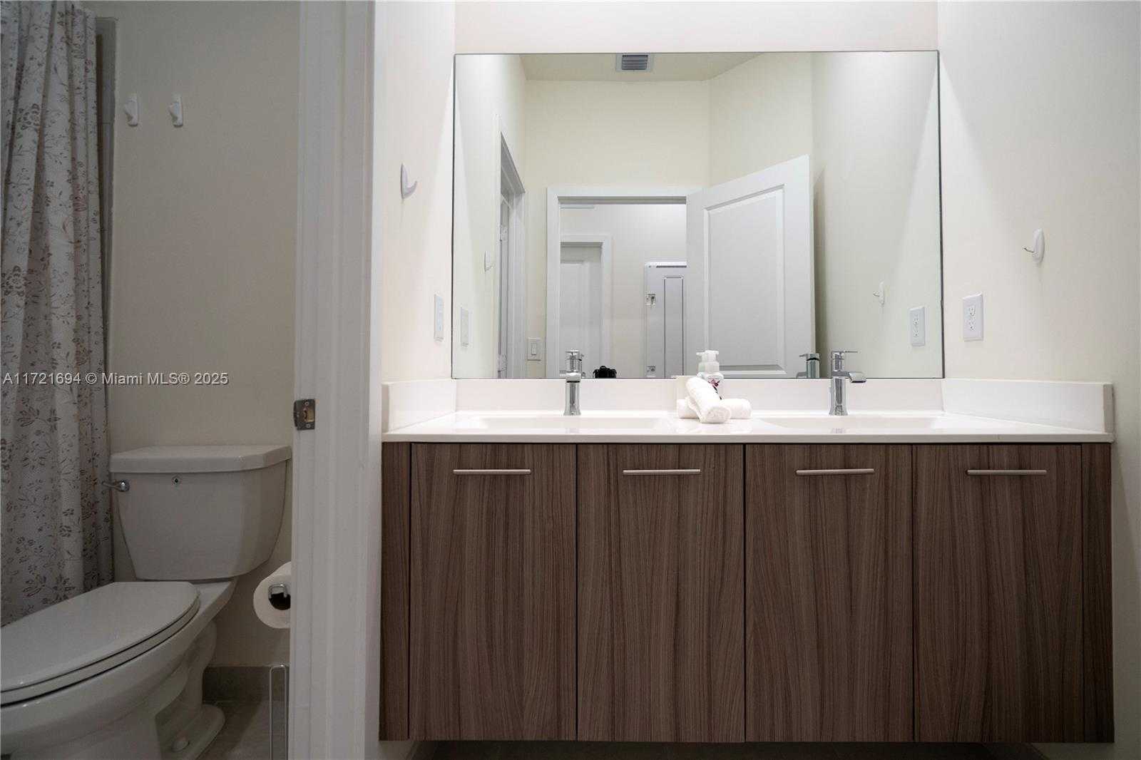 Small Image of 4552 NORTH WEST 83RD PATH, Doral Number 15
