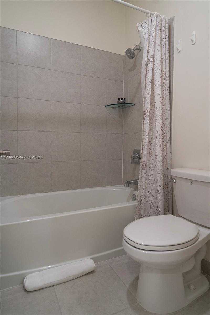 Small Image of 4552 NORTH WEST 83RD PATH, Doral Number 16