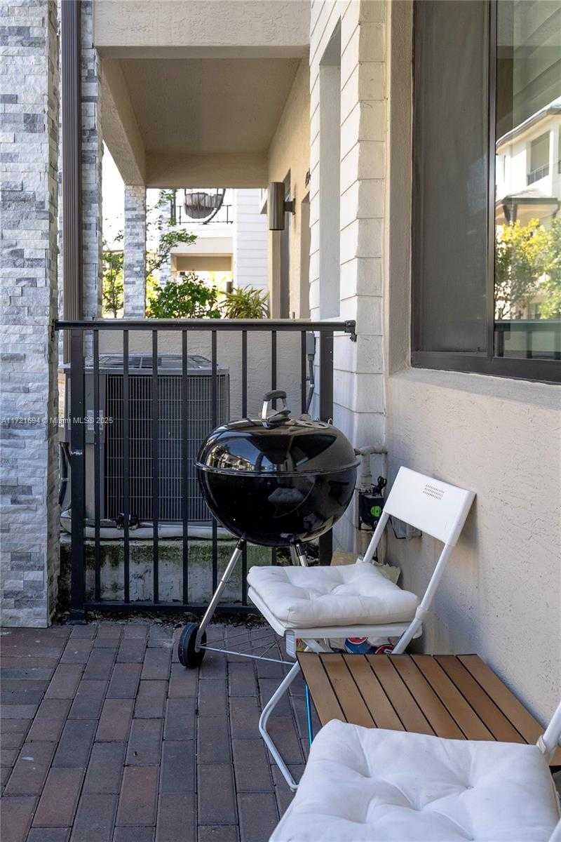 Small Image of 4552 NORTH WEST 83RD PATH, Doral Number 22