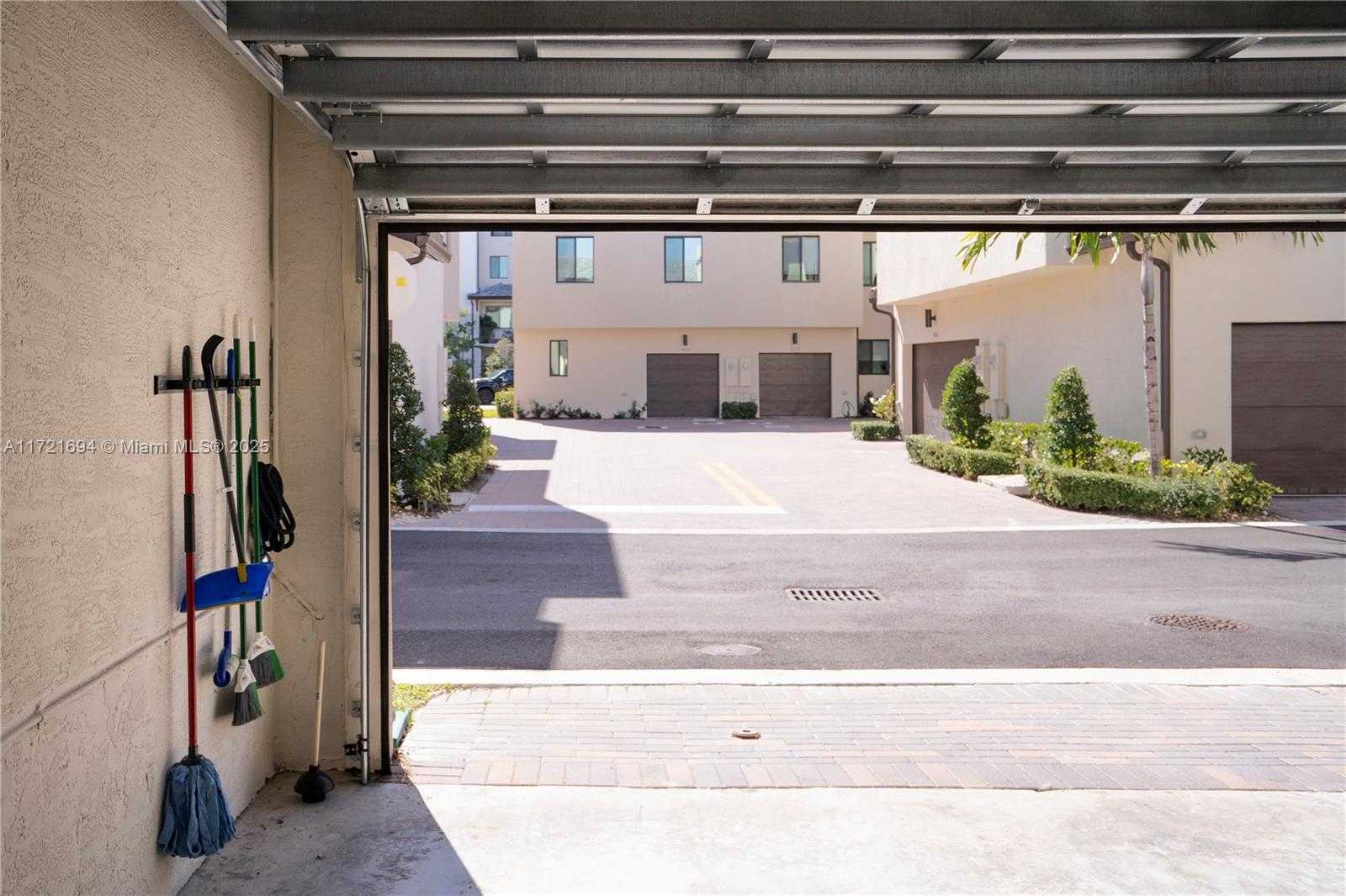 Small Image of 4552 NORTH WEST 83RD PATH, Doral Number 23
