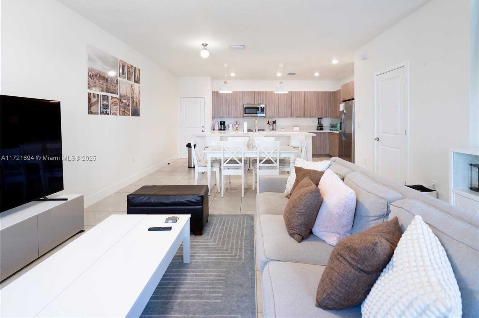 Small Image of 4552 NORTH WEST 83RD PATH, Doral Number 3