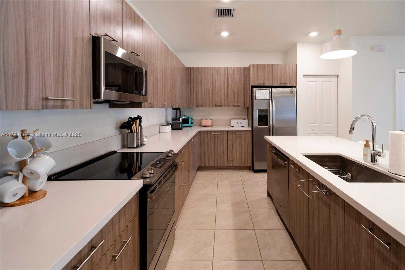 Small Image of 4552 NORTH WEST 83RD PATH, Doral Number 4