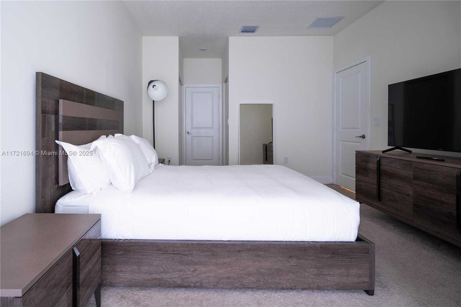 Small Image of 4552 NORTH WEST 83RD PATH, Doral Number 8