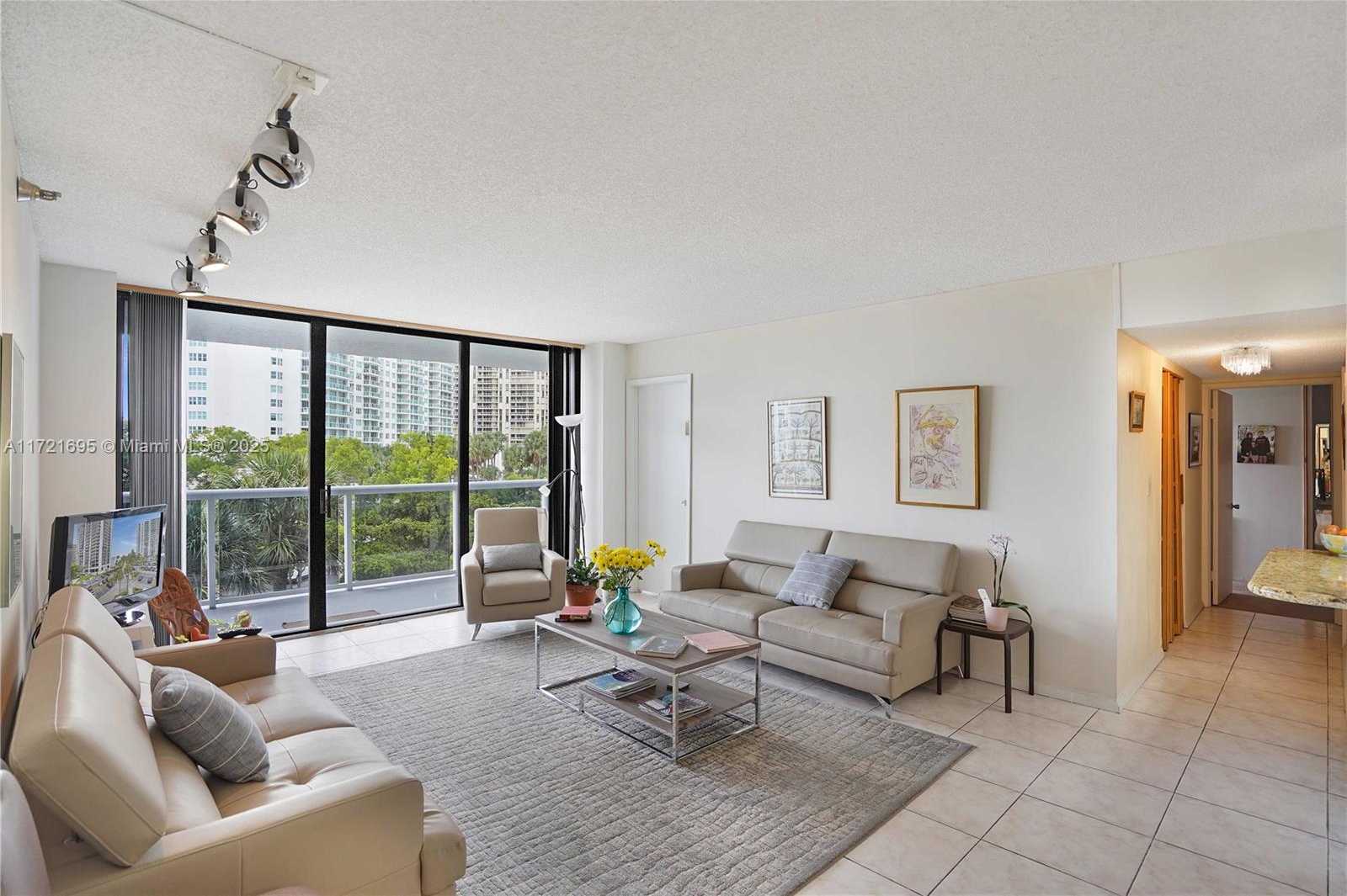 Small Image of 20505 EAST COUNTRY CLUB DR #437, Aventura Number 2