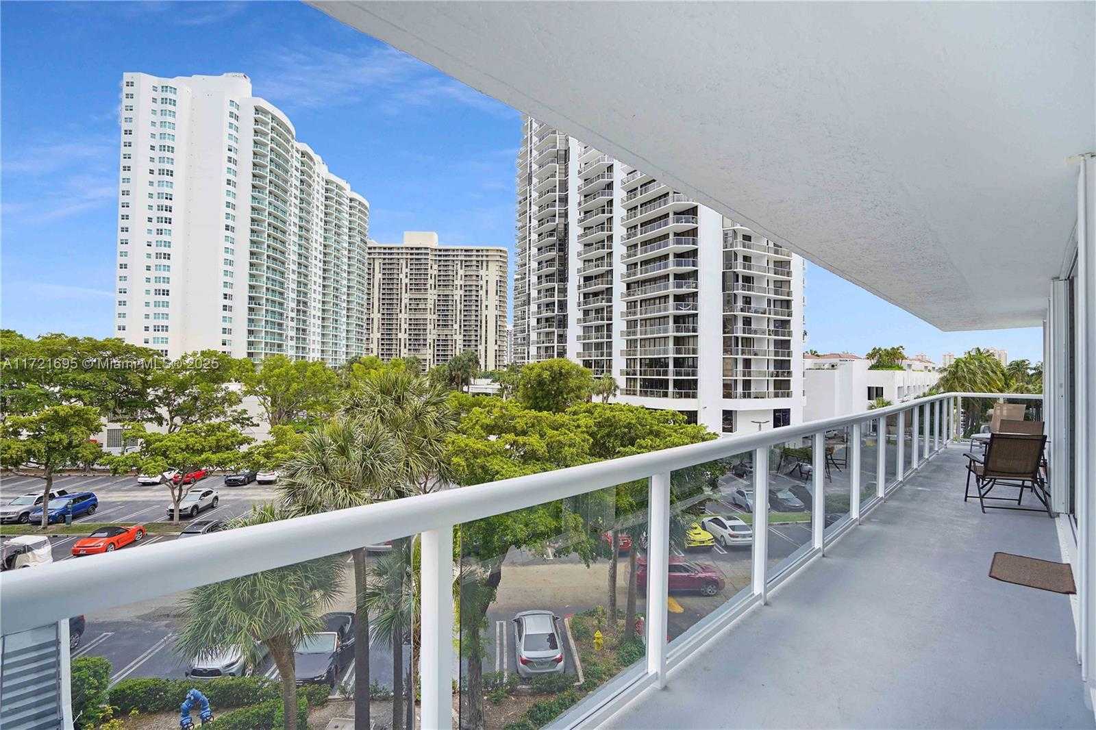 Small Image of 20505 EAST COUNTRY CLUB DR #437, Aventura Number 20