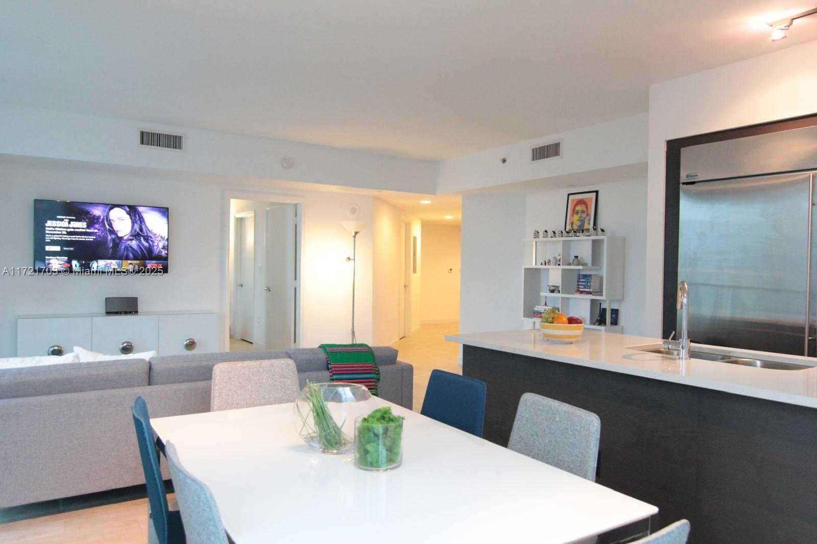 Small Image of 55 SOUTH EAST 6TH ST #3201, Miami Number 4