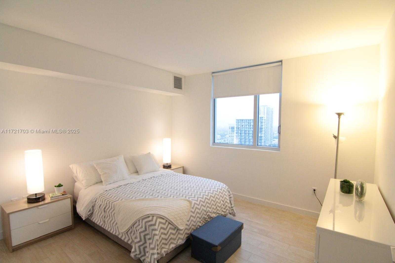 Small Image of 55 SOUTH EAST 6TH ST #3201, Miami Number 7