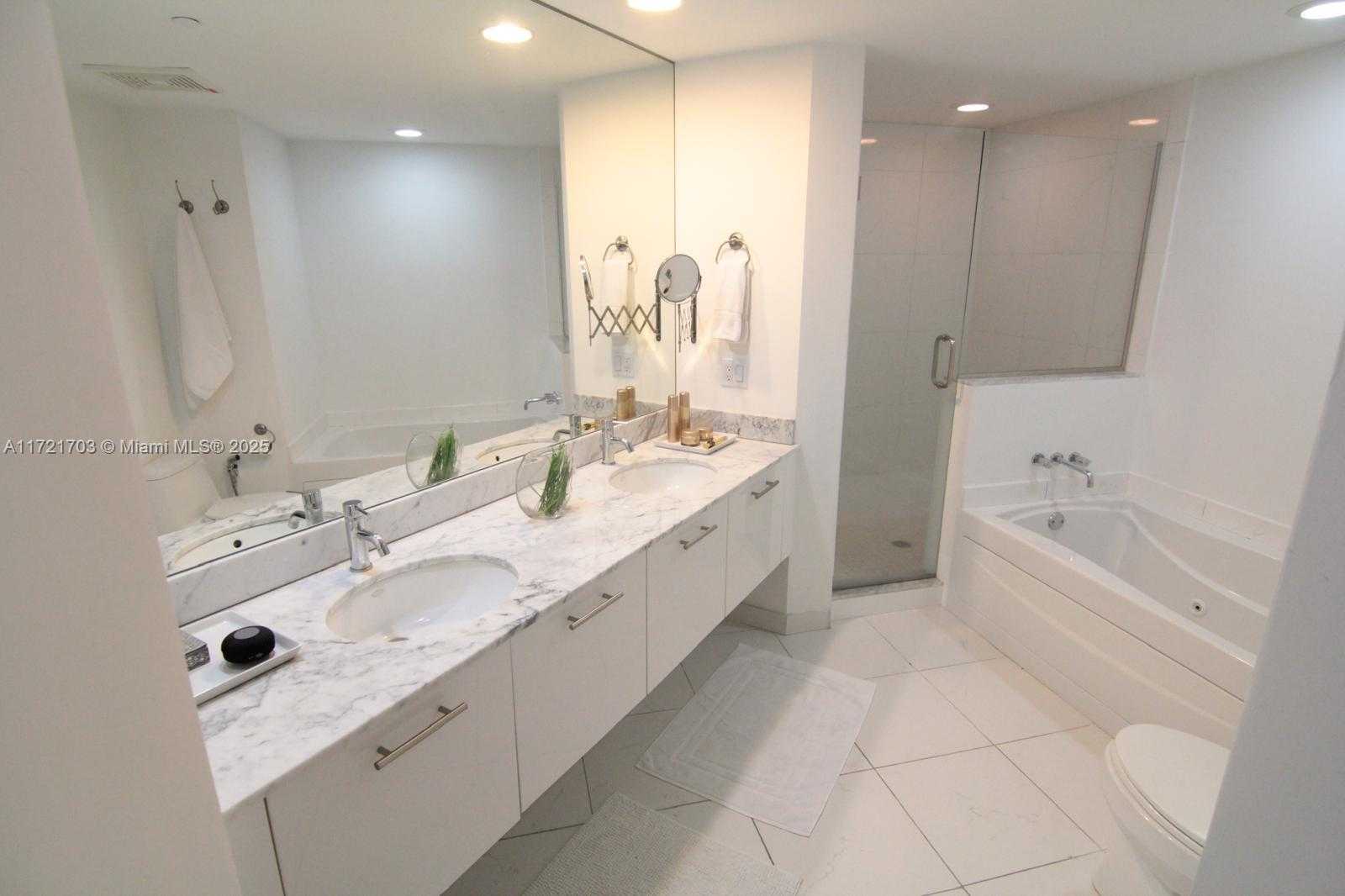 Small Image of 55 SOUTH EAST 6TH ST #3201, Miami Number 9