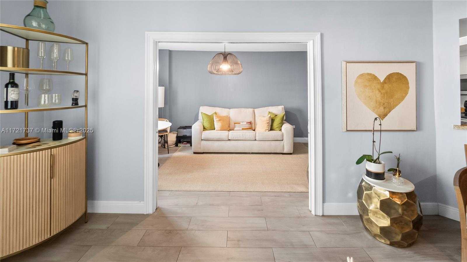 Small Image of 701 BRICKELL KEY BLVD #607, Miami Number 4