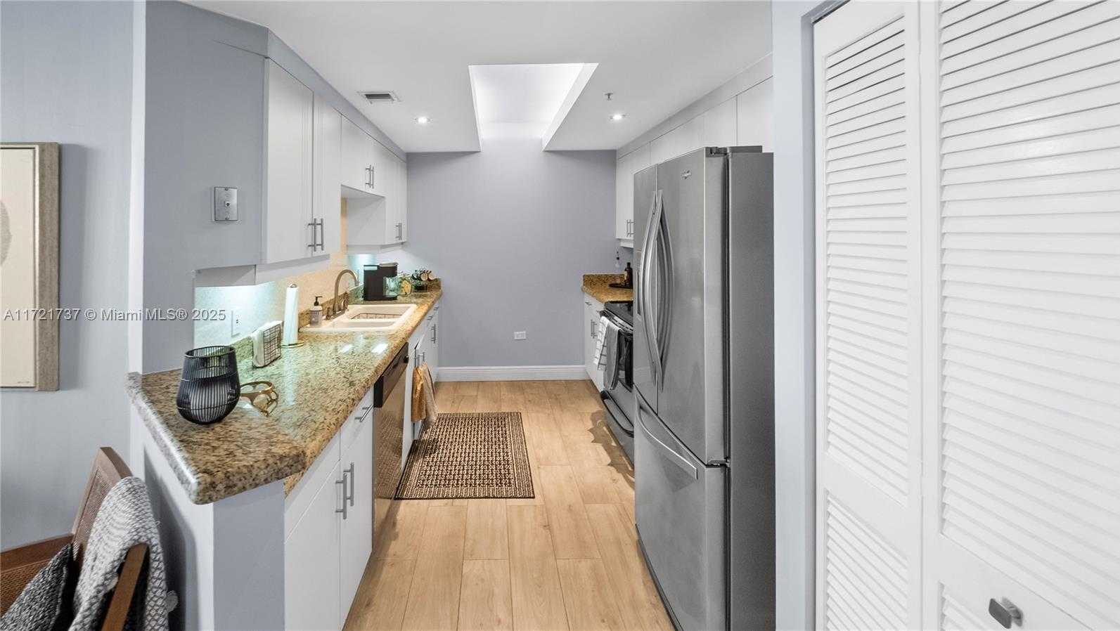 Small Image of 701 BRICKELL KEY BLVD #607, Miami Number 9