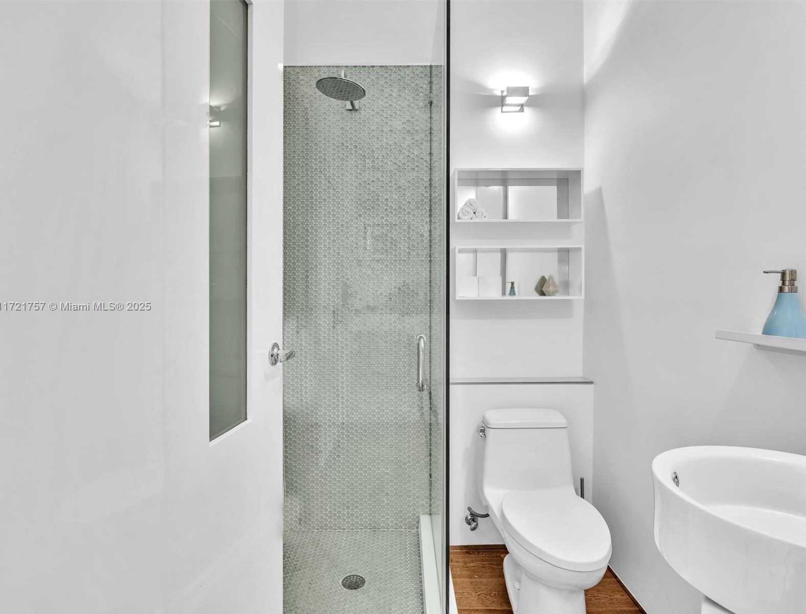 Small Image of 2001 MERIDIAN AVE #404, Miami Beach Number 20