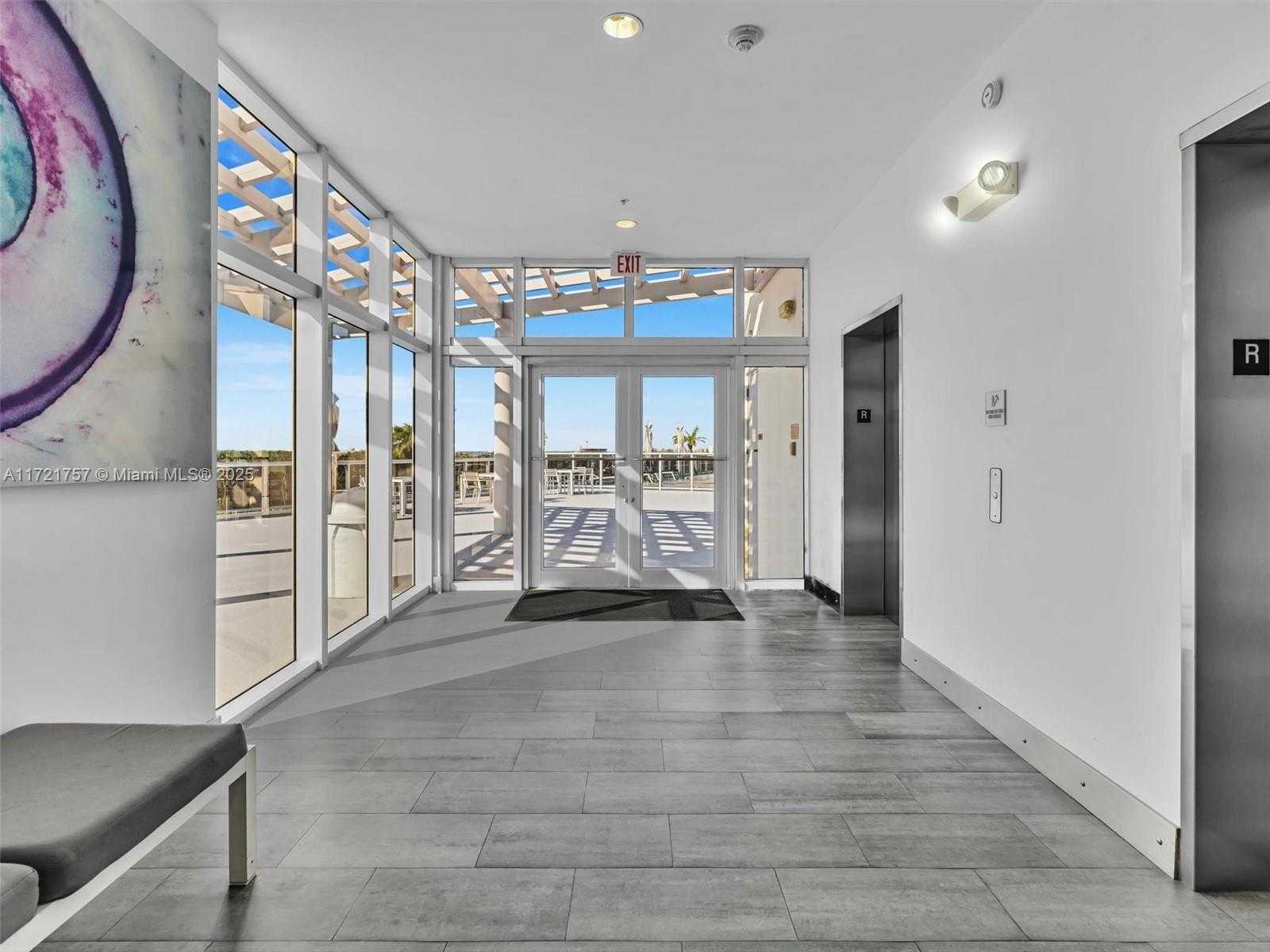 Small Image of 2001 MERIDIAN AVE #404, Miami Beach Number 27