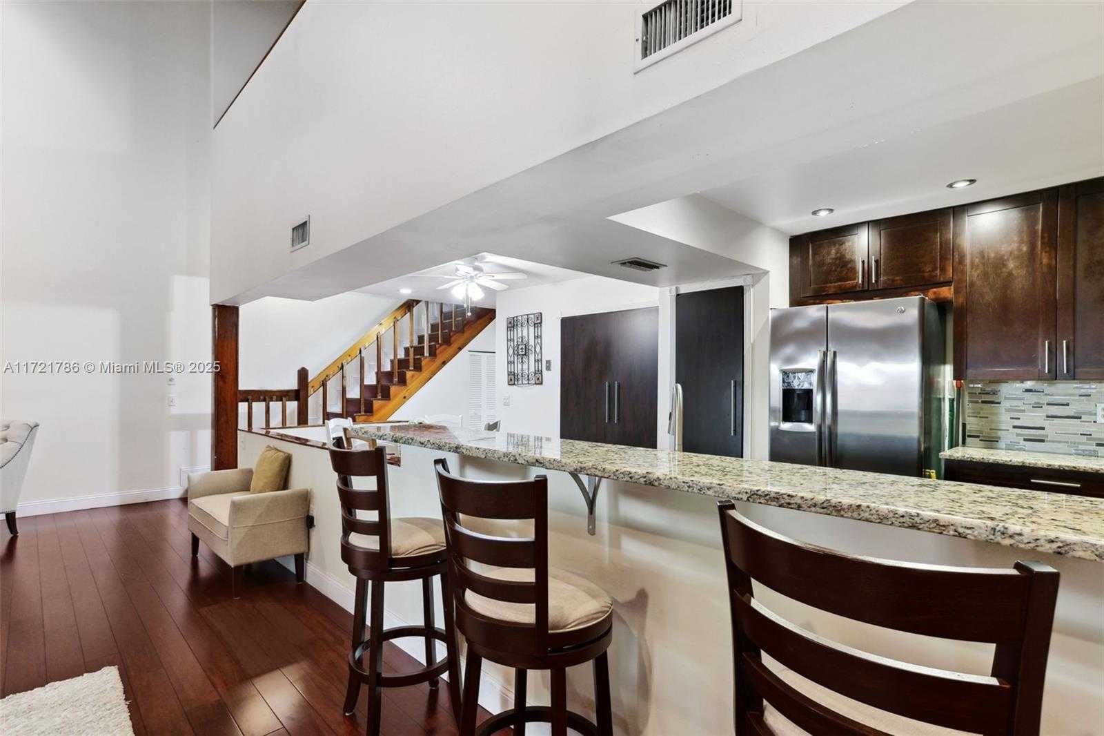 Small Image of 3339 OAK DR, Hollywood Number 12
