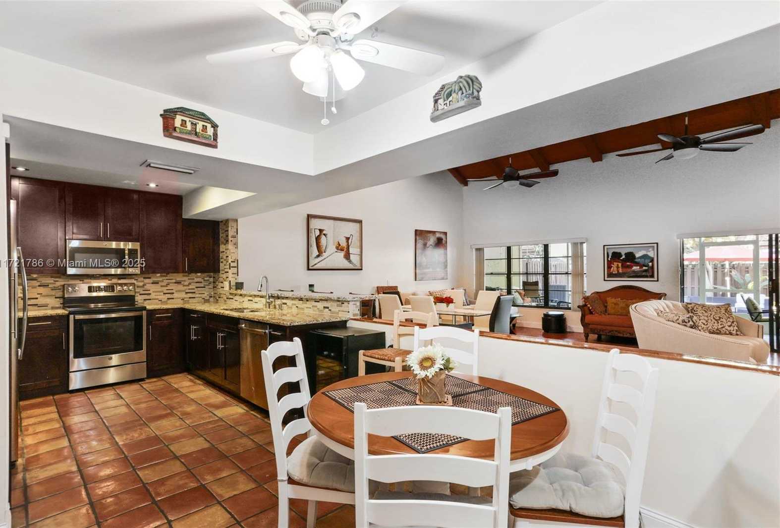 Small Image of 3339 OAK DR, Hollywood Number 14