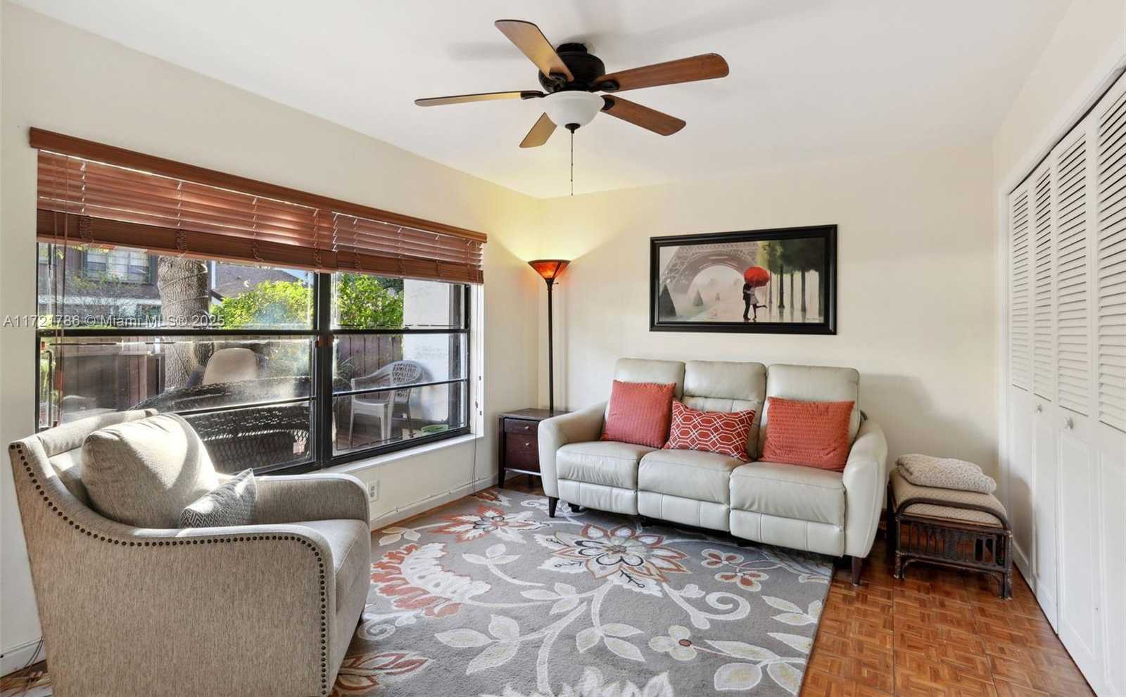 Small Image of 3339 OAK DR, Hollywood Number 16