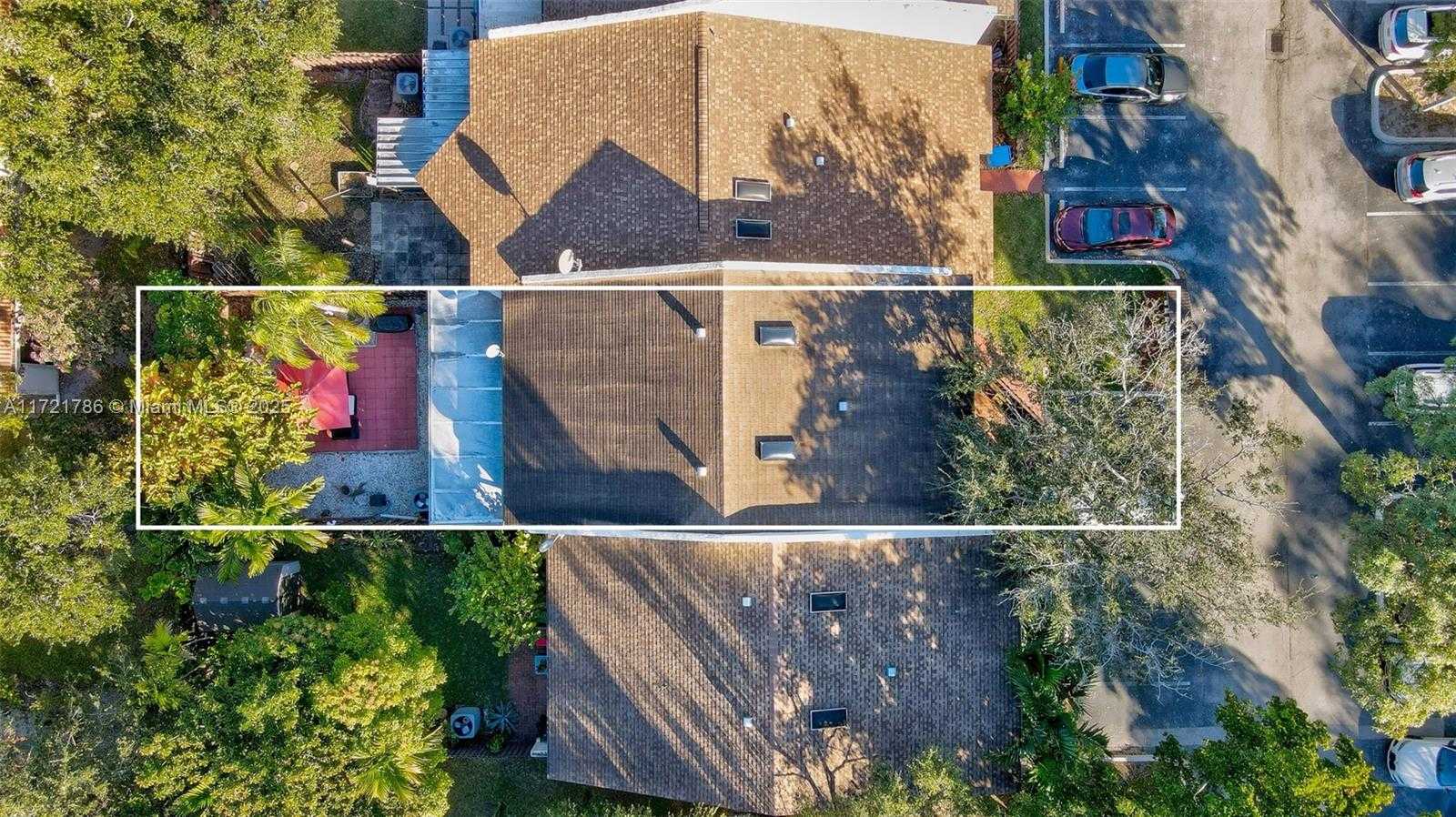 Small Image of 3339 OAK DR, Hollywood Number 19
