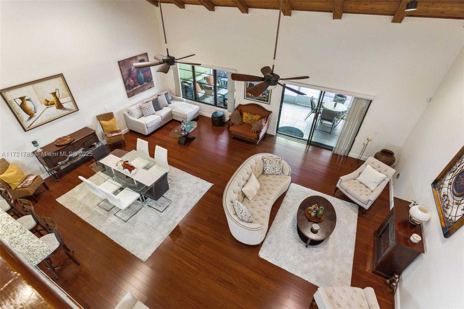 Small Image of 3339 OAK DR, Hollywood Number 2
