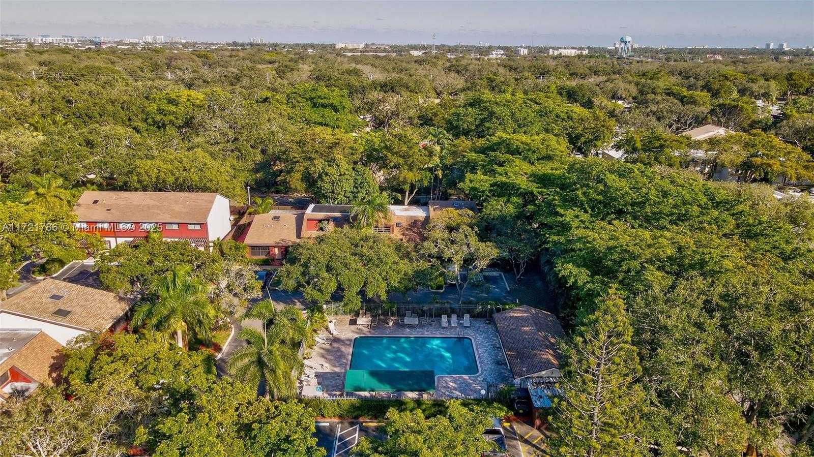 Small Image of 3339 OAK DR, Hollywood Number 21