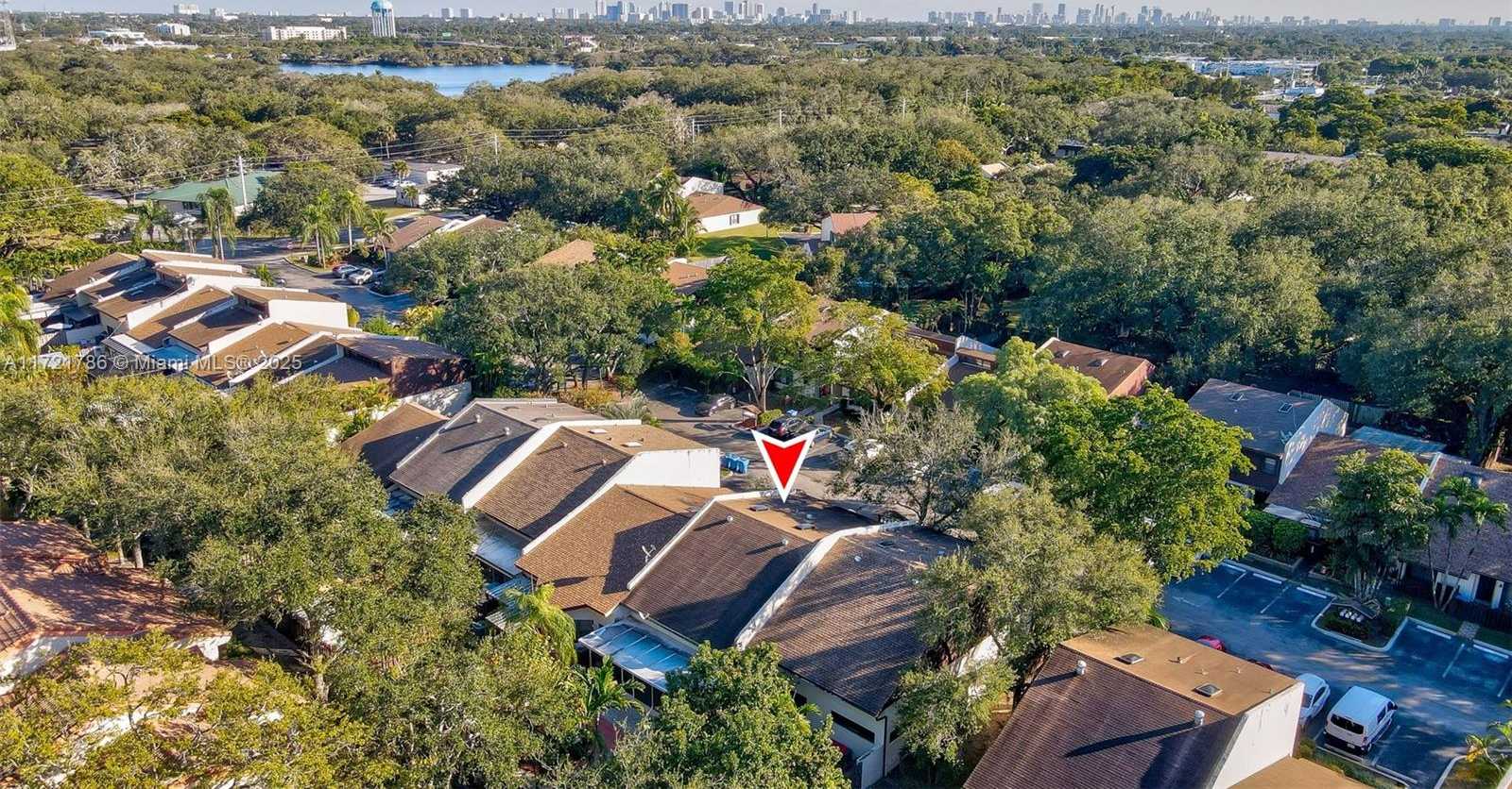 Small Image of 3339 OAK DR, Hollywood Number 24