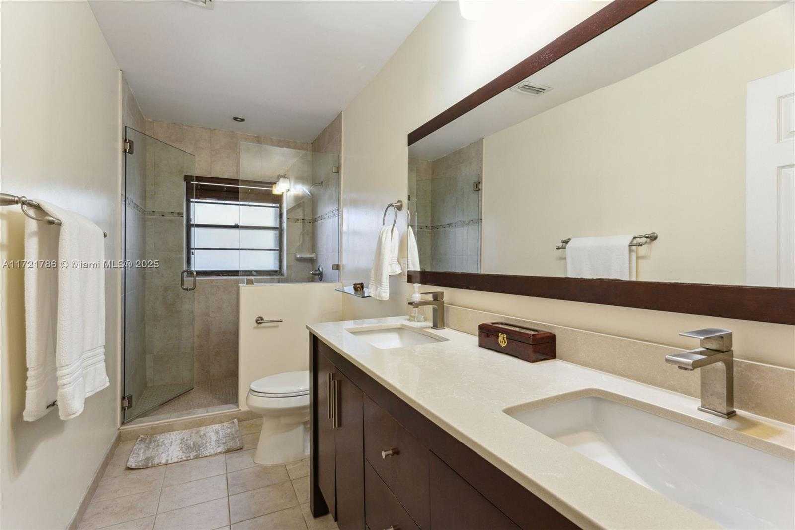 Small Image of 3339 OAK DR, Hollywood Number 26
