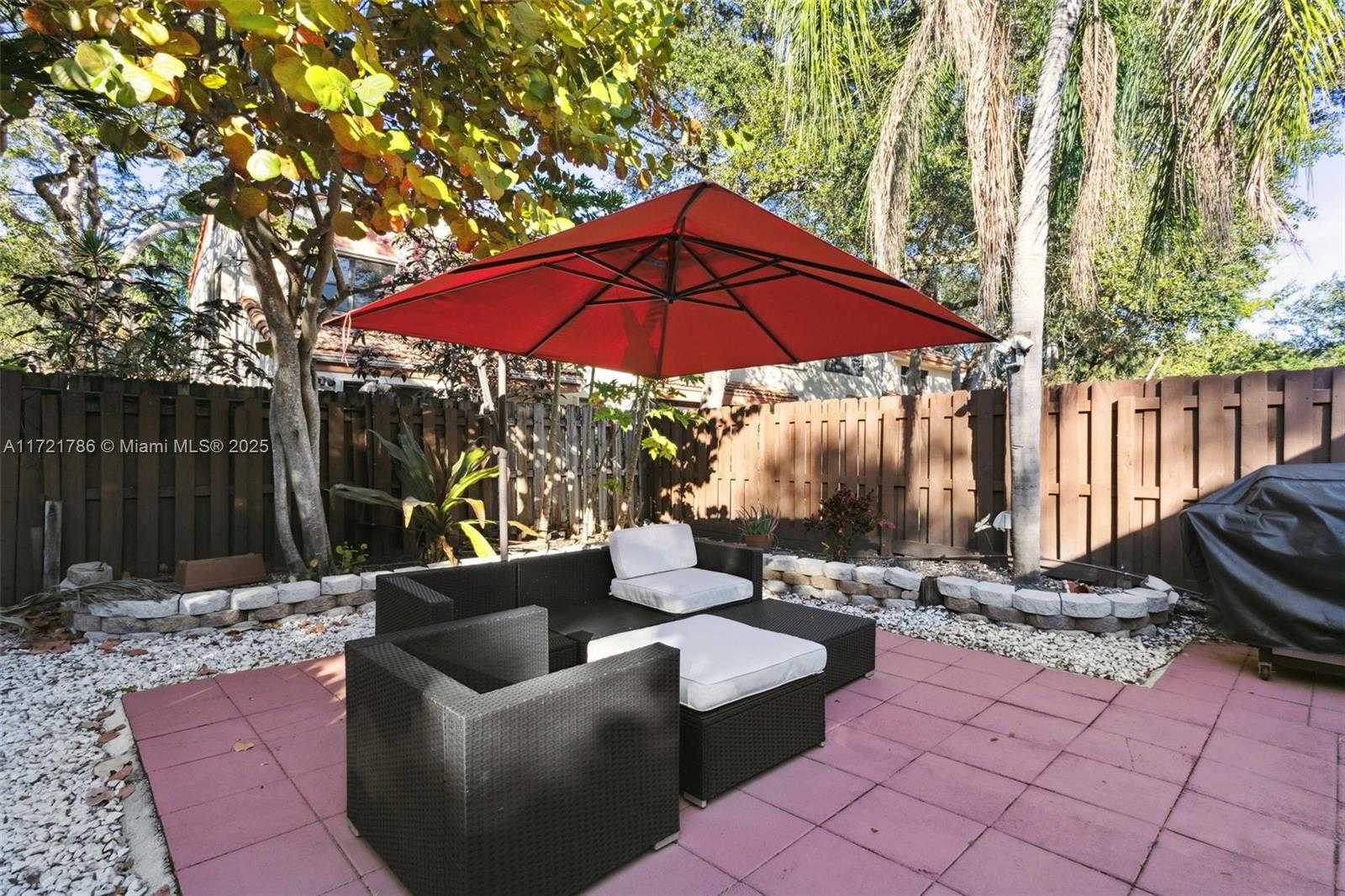 Small Image of 3339 OAK DR, Hollywood Number 32
