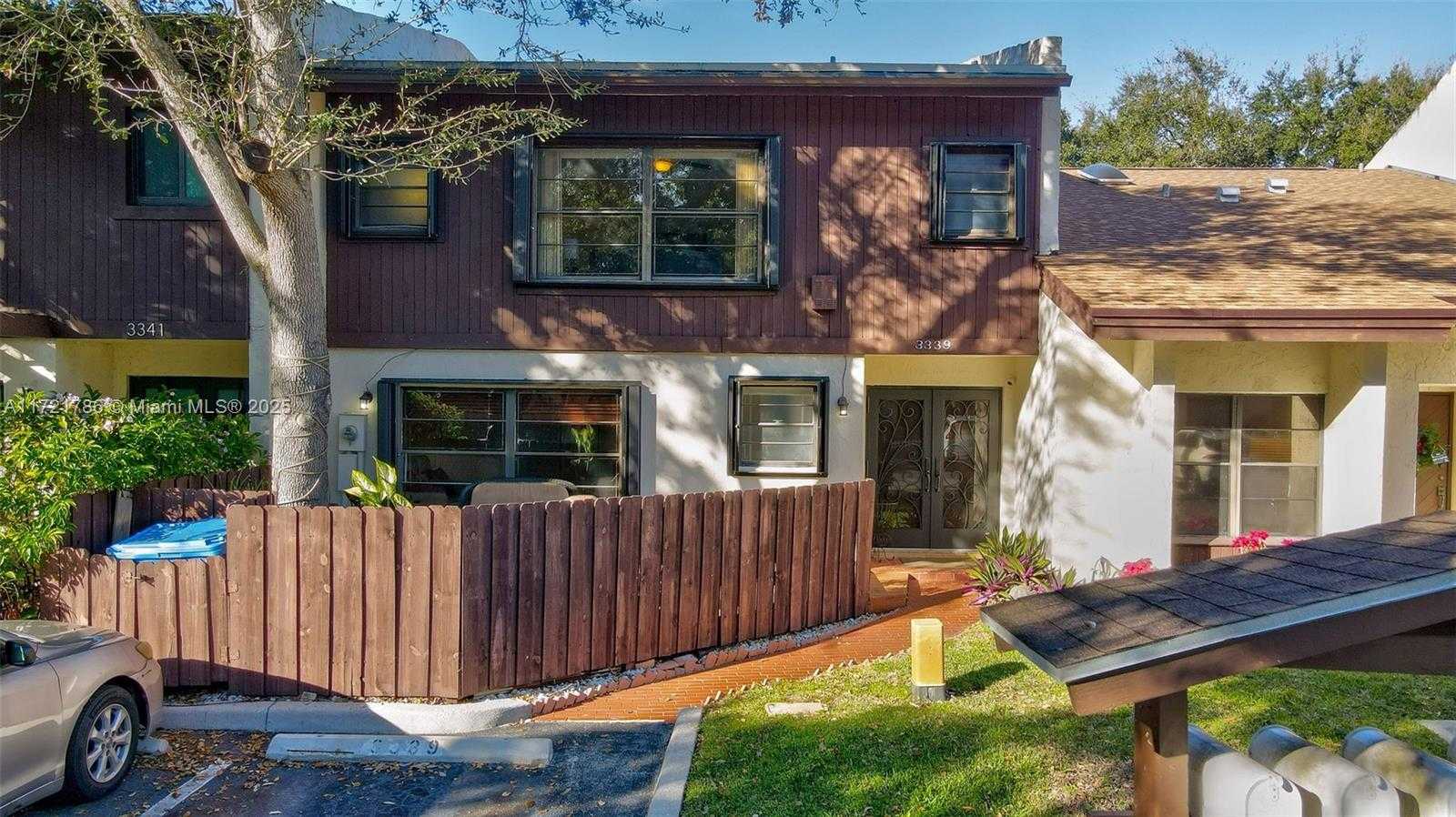 Small Image of 3339 OAK DR, Hollywood Number 4