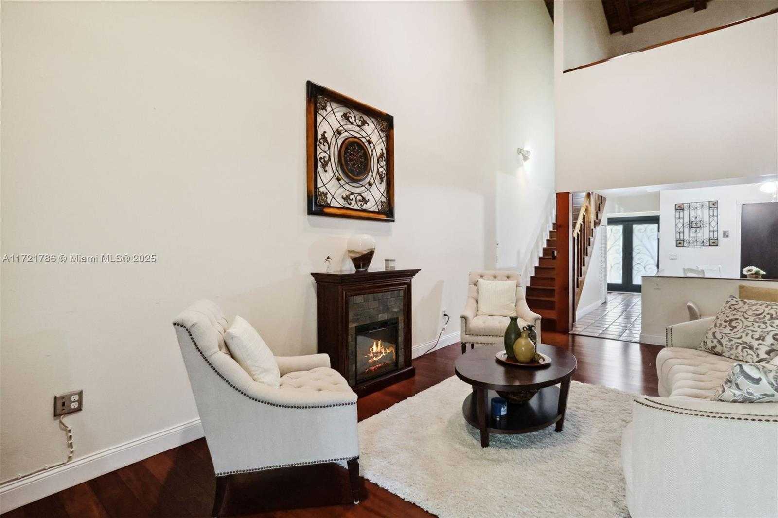 Small Image of 3339 OAK DR, Hollywood Number 8