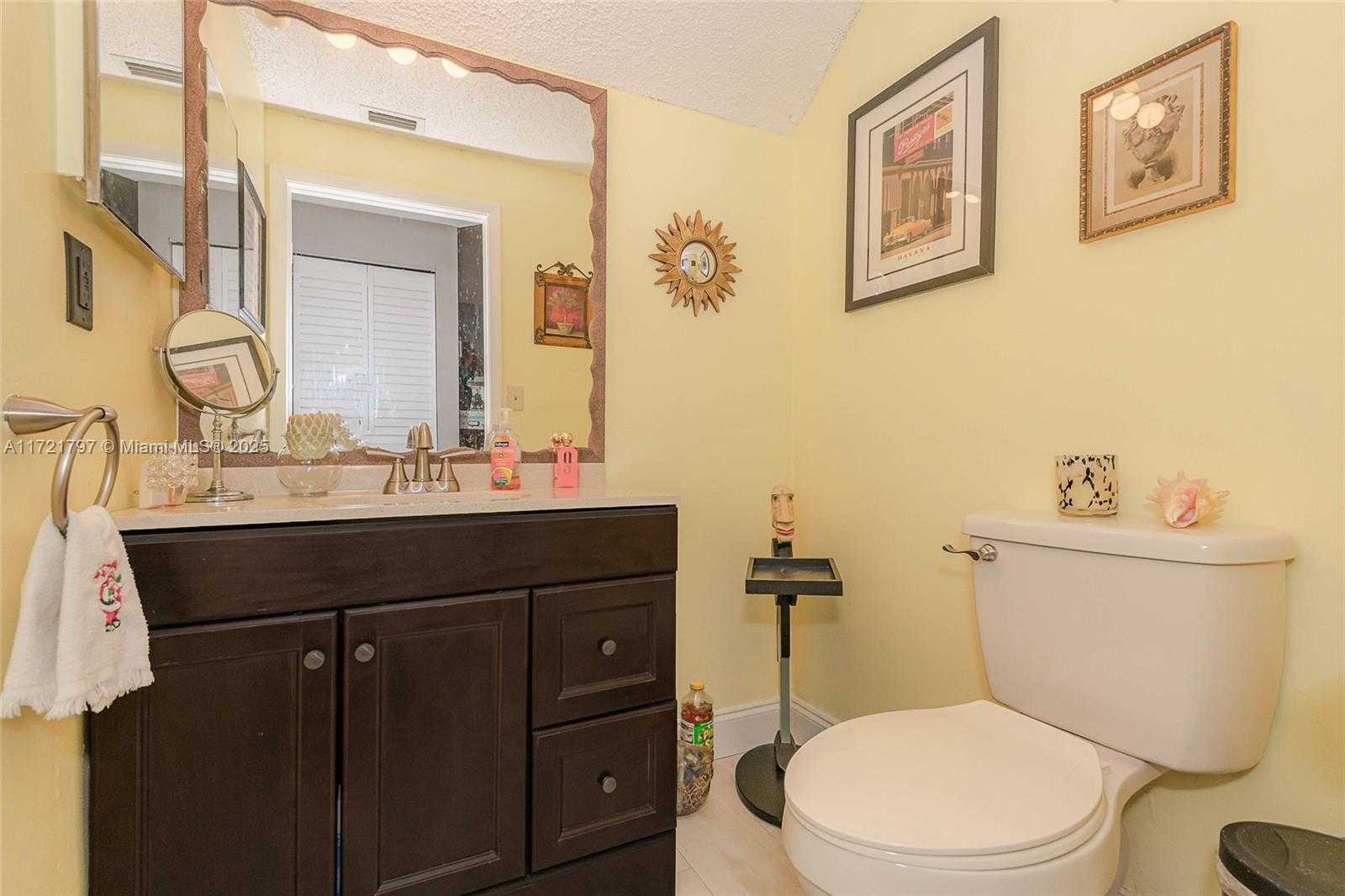 Small Image of 8340 NORTH WEST 191ST LN #6L, Hialeah Number 14