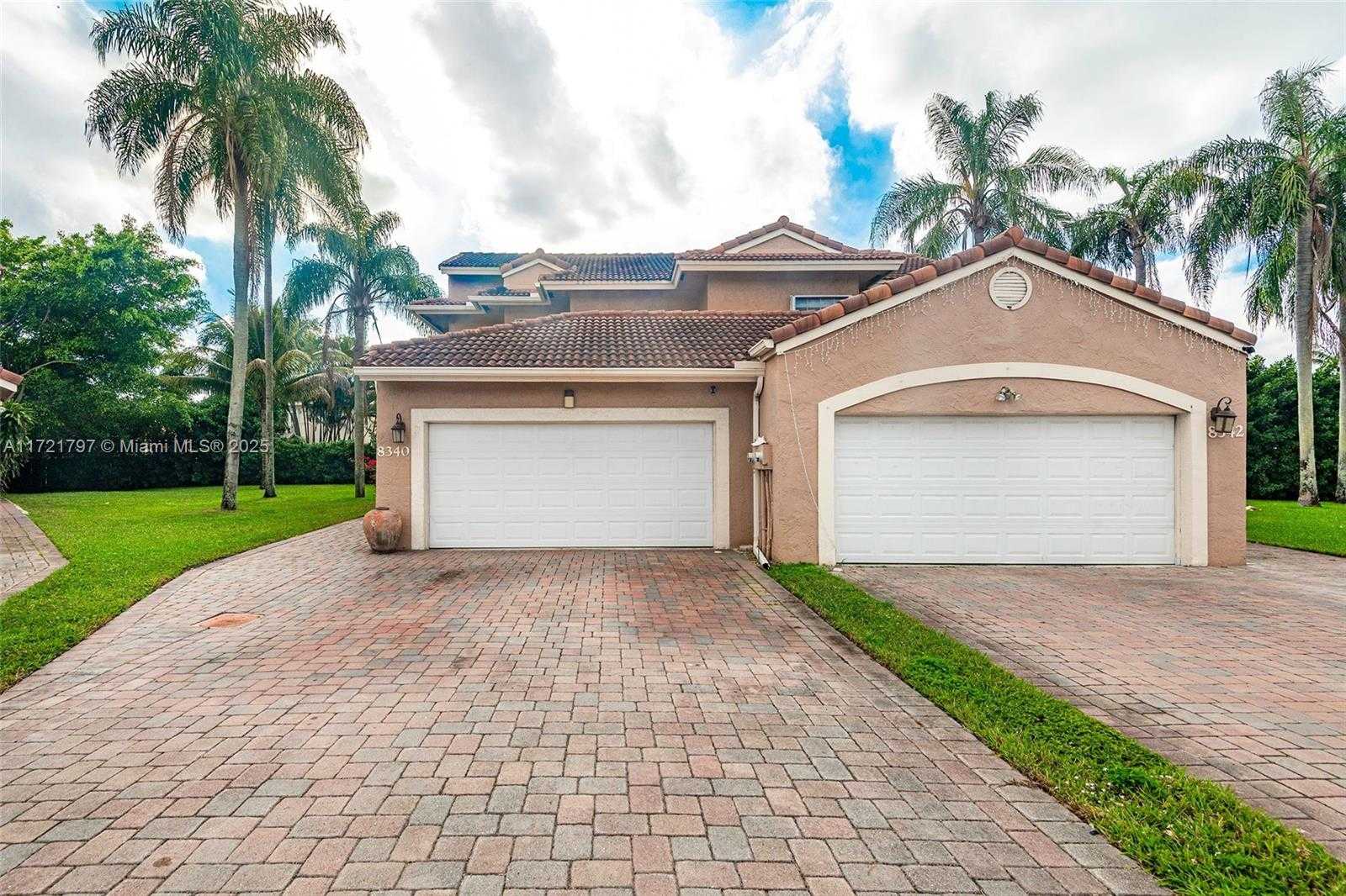 Small Image of 8340 NORTH WEST 191ST LN #6L, Hialeah Number 2