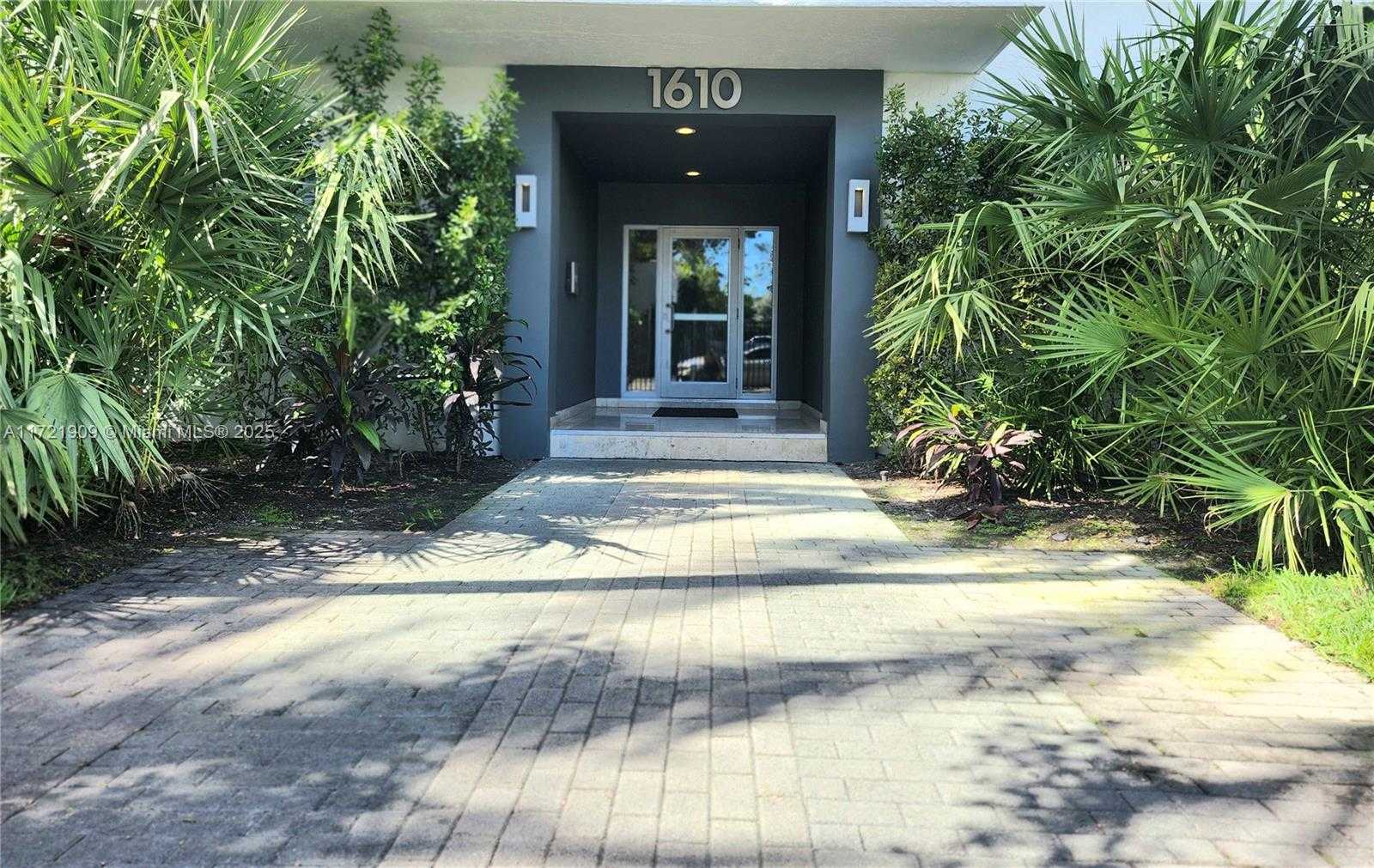 Small Image of 1610 LENOX AVE #206, Miami Beach Number 2