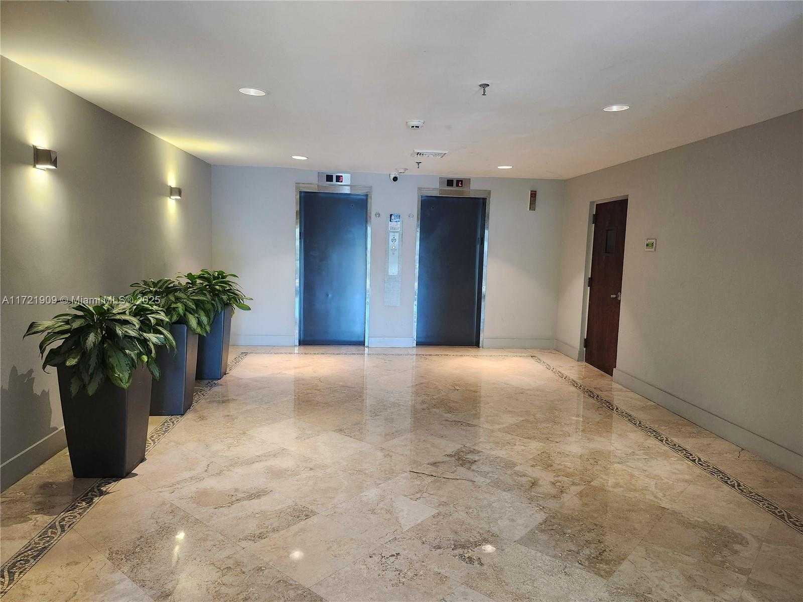 Small Image of 1610 LENOX AVE #206, Miami Beach Number 3