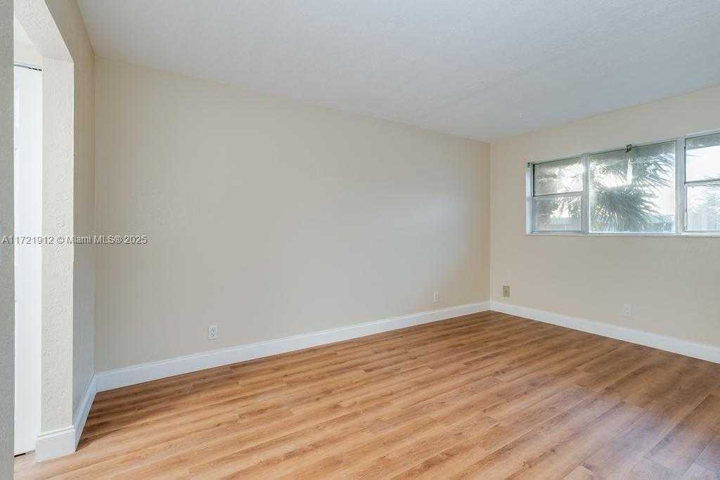 Small Image of 250 LAYNE BLVD #312, Hallandale Beach Number 11